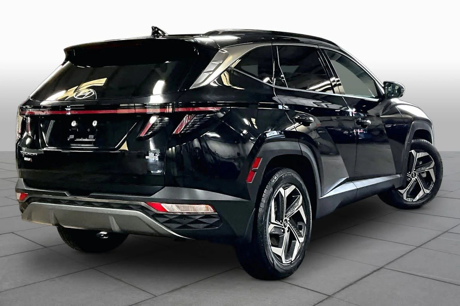 Used 2022 Phantom Black Hyundai Limited image 13