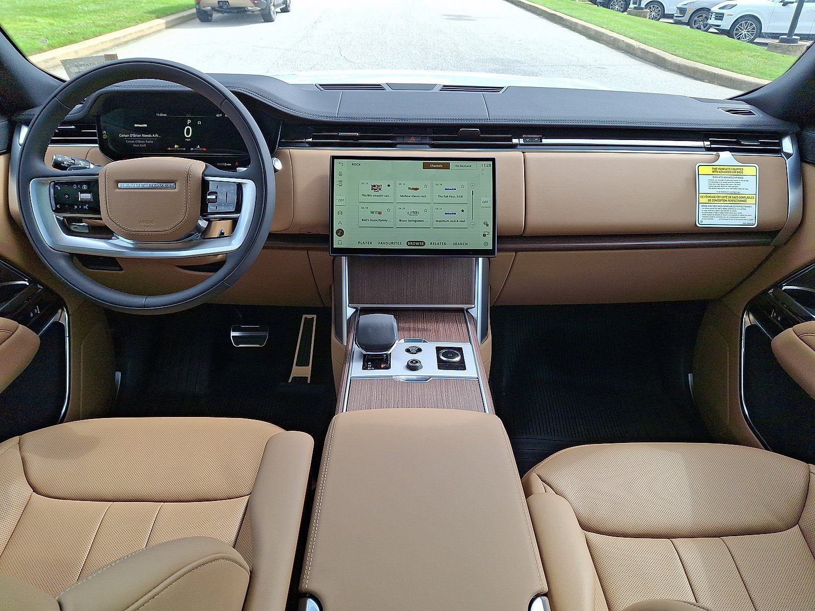 New 2027 Fuji White LAND ROVER SE image 17
