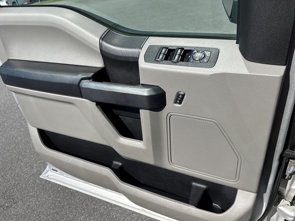 Used 2019 Ingot Silver Ux Ford XL image 17