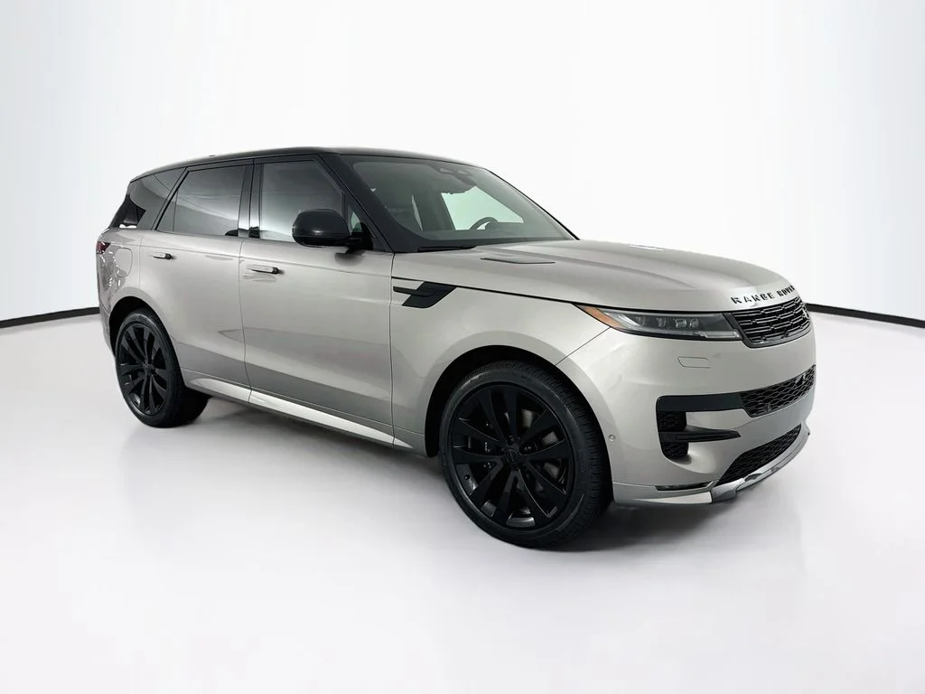 New 2026 Flux Silver Ultra Mettalic Gloss Land Rover Dynamic SE image 3
