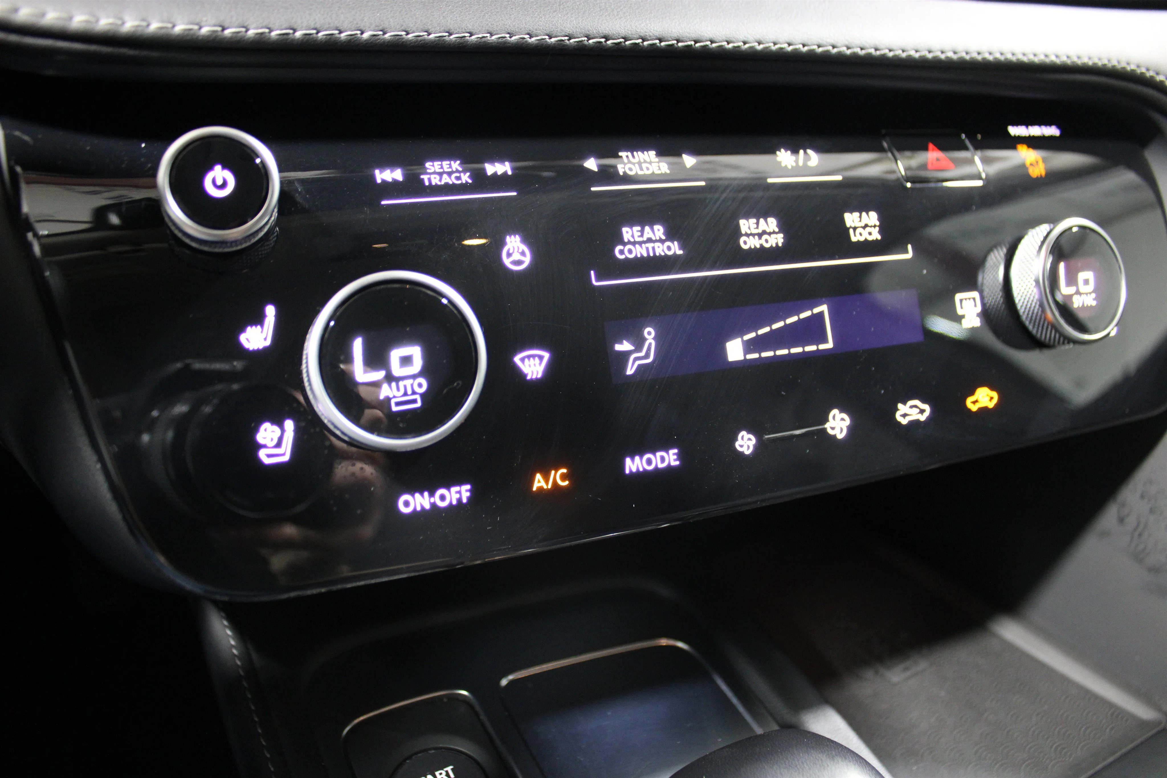 2023 INFINITI QX60 LUXE - Photo 16