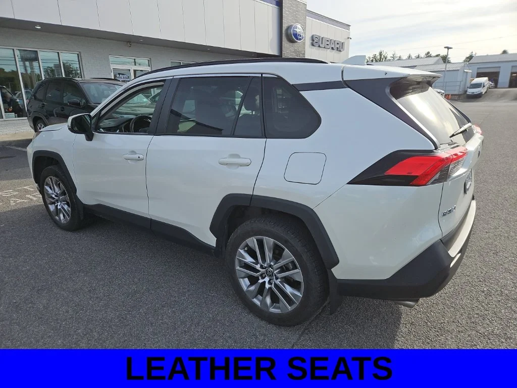 Used 2022 White Toyota XLE Premium image 4