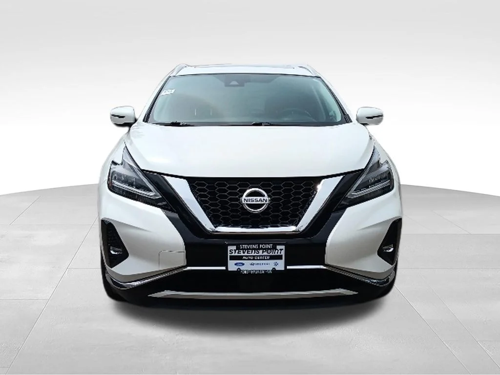 Used 2020 Pearl White Tricoat Nissan Platinum image 10