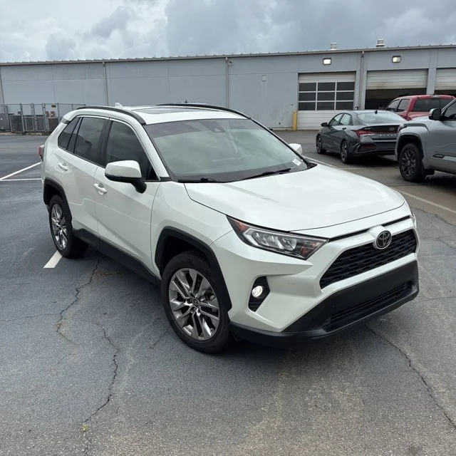 Used 2021 White Toyota XLE Premium image 1