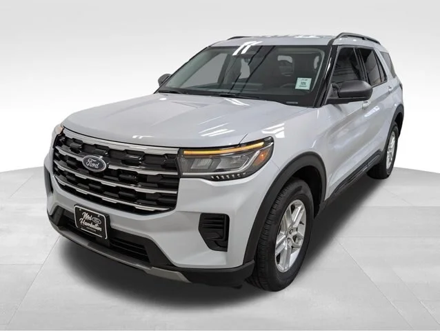 New 2026 Space White Metallic Ford Active image 47
