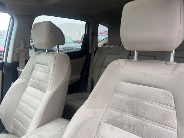 Used 2022 White Honda EX image 11