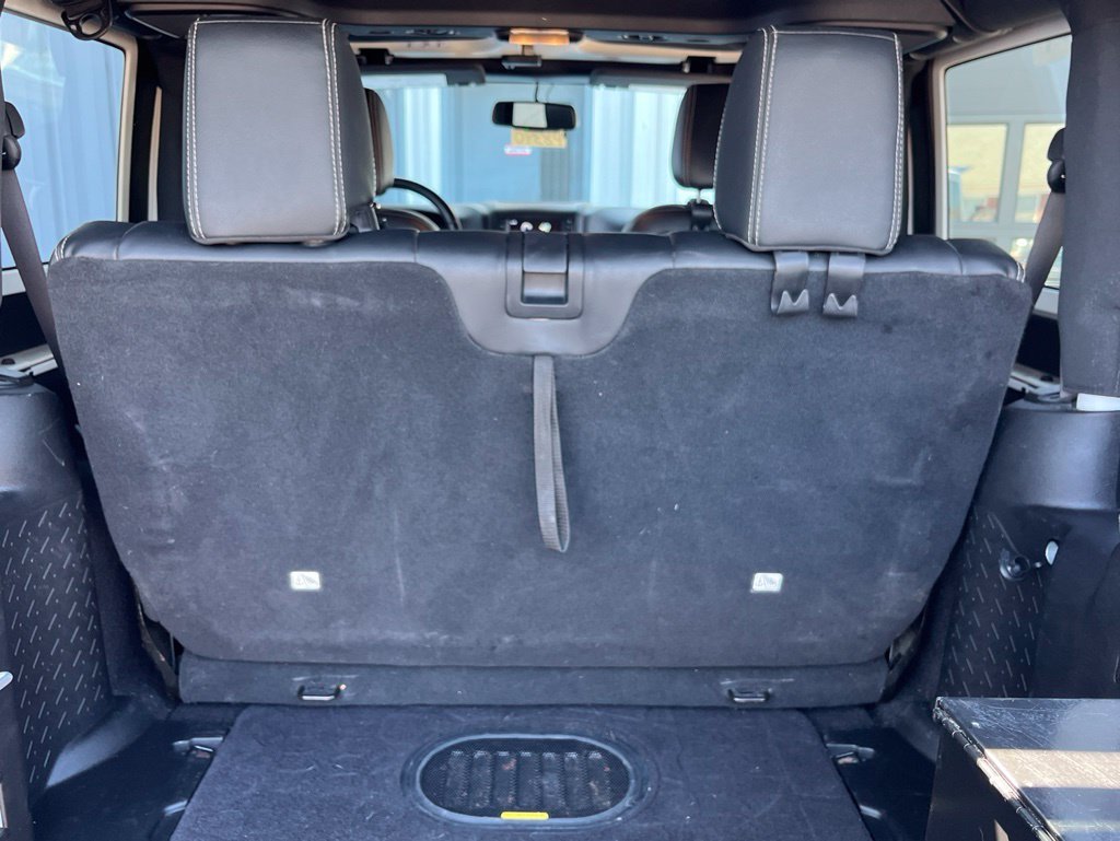 Used 2017 Bright White Clearcoat Jeep Rubicon image 35
