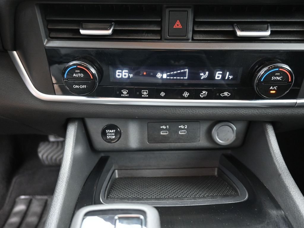 Used 2025 Gray Nissan SV image 27