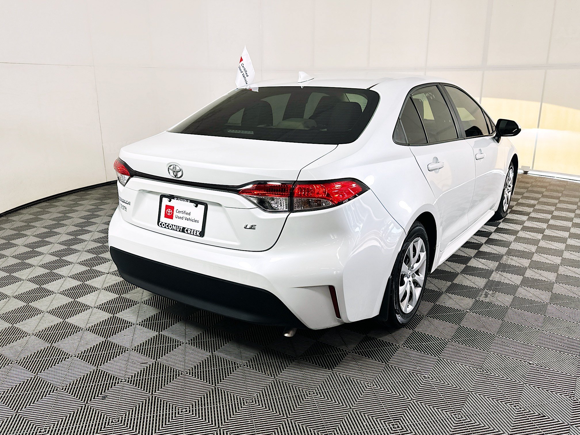 Certified Used 2025 Pearl Toyota LE image 3