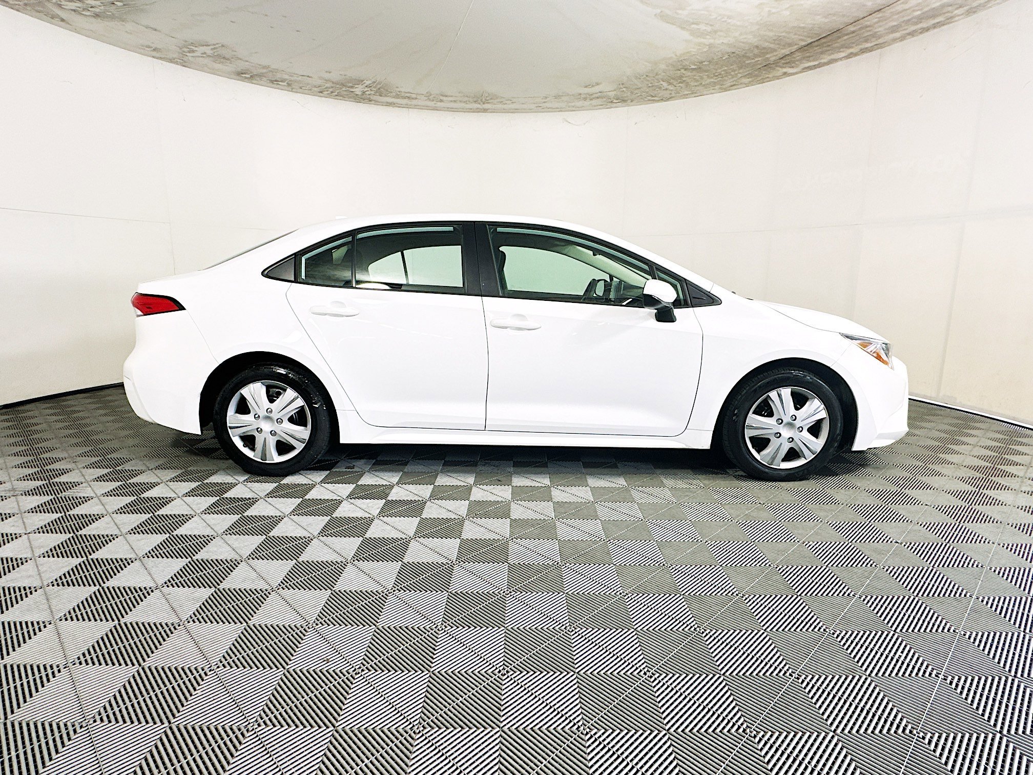 Used 2022 Toyota Corolla LE with VIN 5YFEPMAE7NP280807 for sale in Coconut Creek, FL
