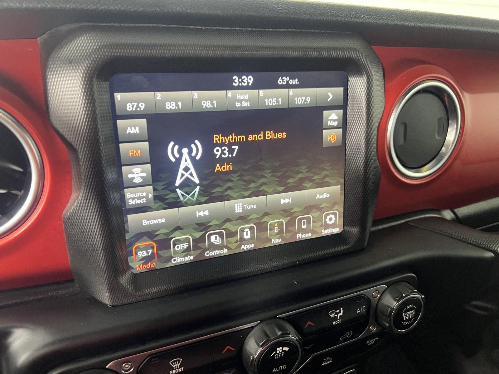 Used 2022 Hydro Blue Pearlcoat Jeep Rubicon image 18