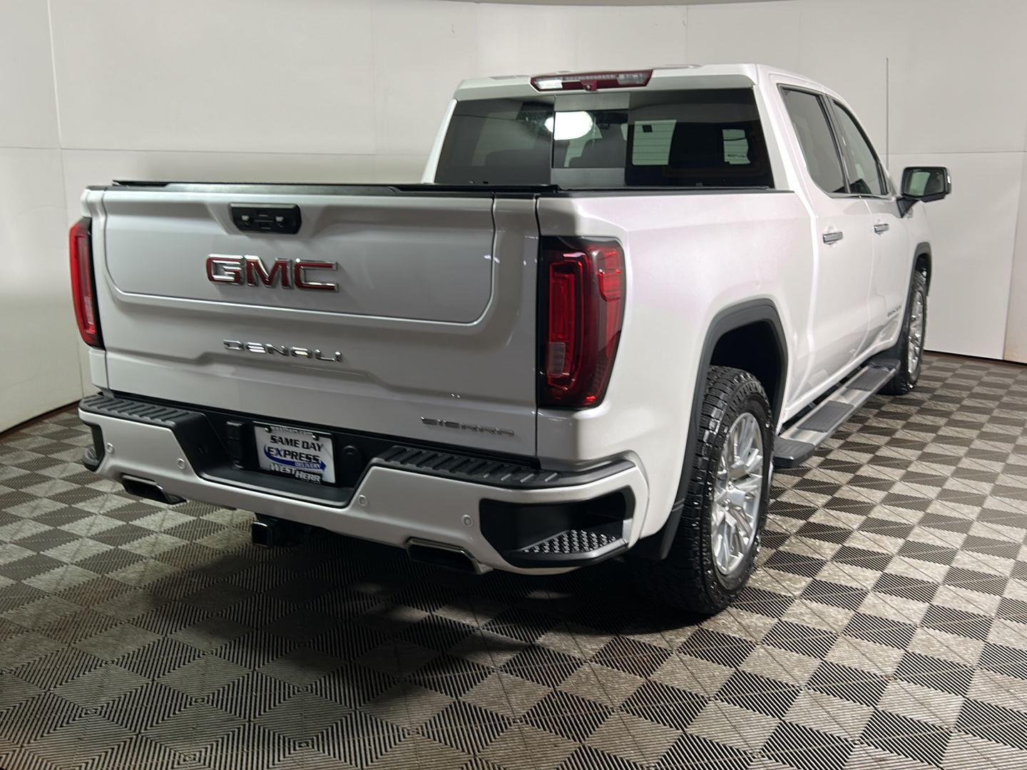 Used 2023 White Frost Tricoat GMC Denali image 6