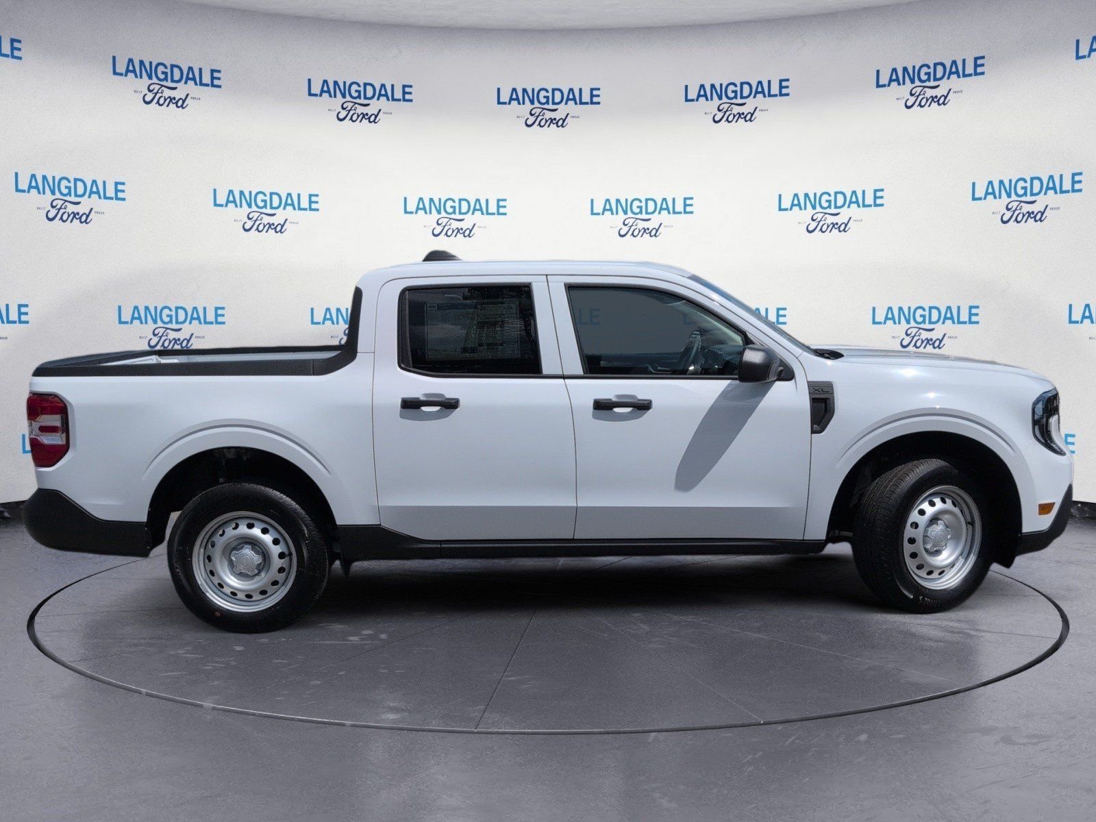 New 2026 Oxford White Ford XL image 3