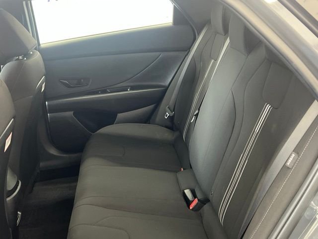2025 Hyundai Elantra SEL - Photo 14