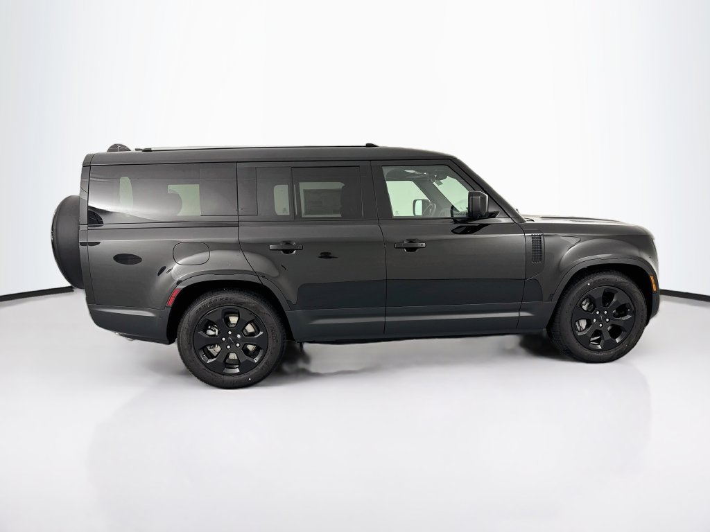 New 2026 Santorini Black Land Rover S image 4