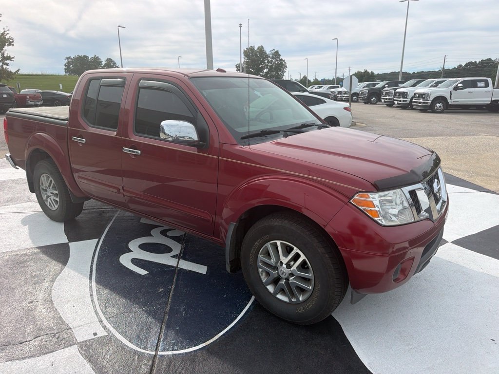 Used 2018 Red Nissan SV image 2