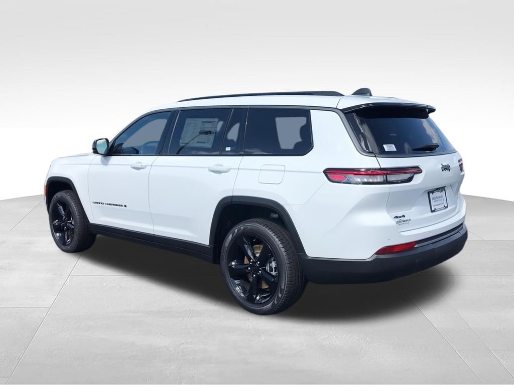 New 2026 Bright White Clear-Coat Exterior Paint Jeep Limited image 6