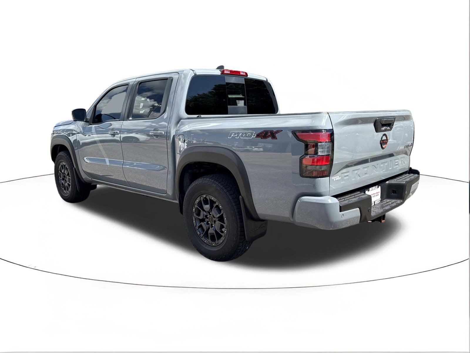 Used 2023 Boulder Gray Pearl Nissan PRO-4X image 5