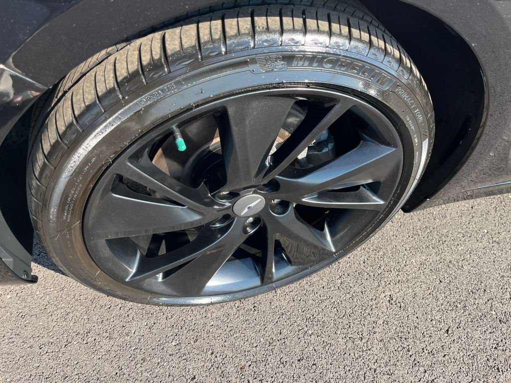 Used 2023 Black Genesis 2.0T image 9