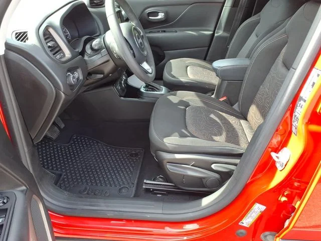 Used 2023 Red Jeep Latitude image 15