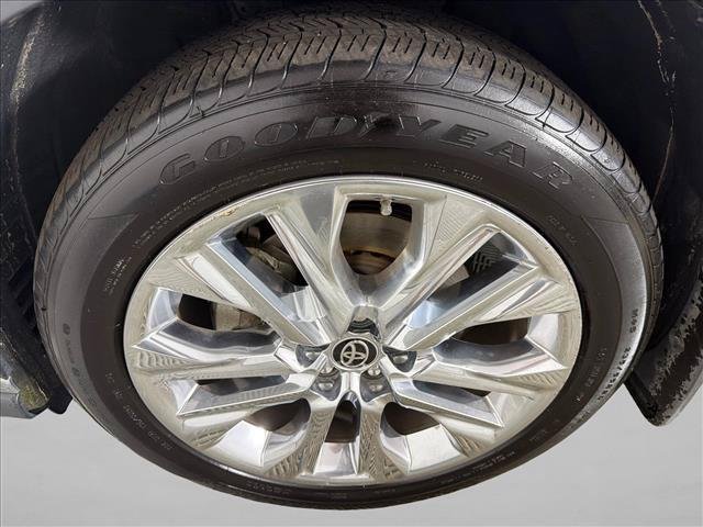 Certified Used 2020 CELESTIAL SILVER METALLIC Toyota  image 13