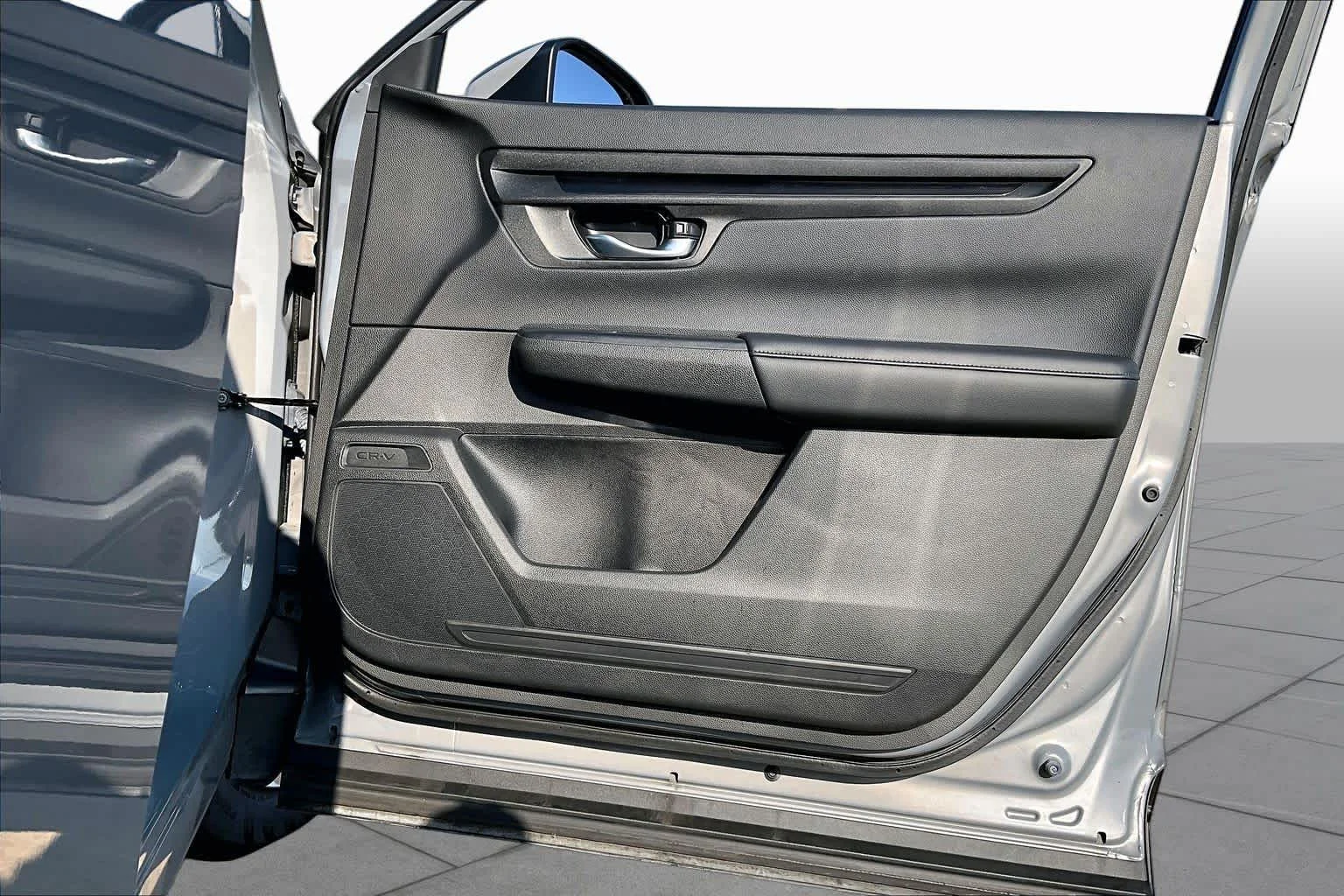Used 2025 Urban Gray Pearl Honda LX image 20