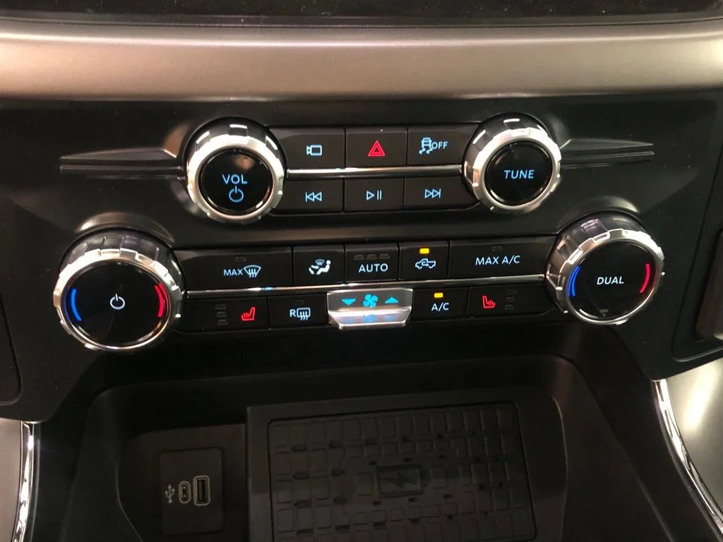 New 2026 Agate Black Metallic Ford XLT image 9