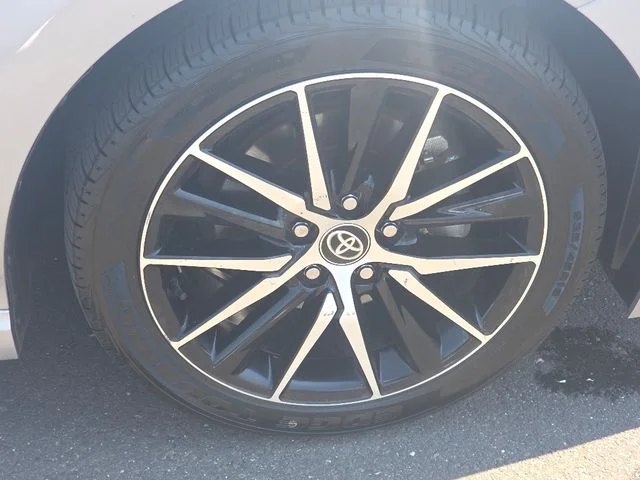 2024 Toyota Camry SE - Photo 9