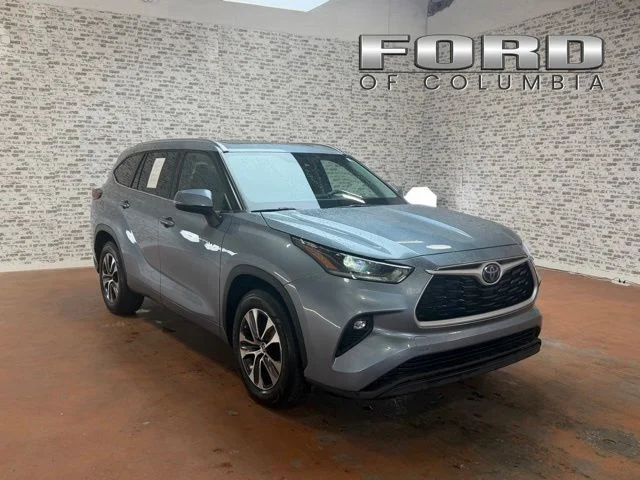 Used 2021 Gray Toyota XLE image 1