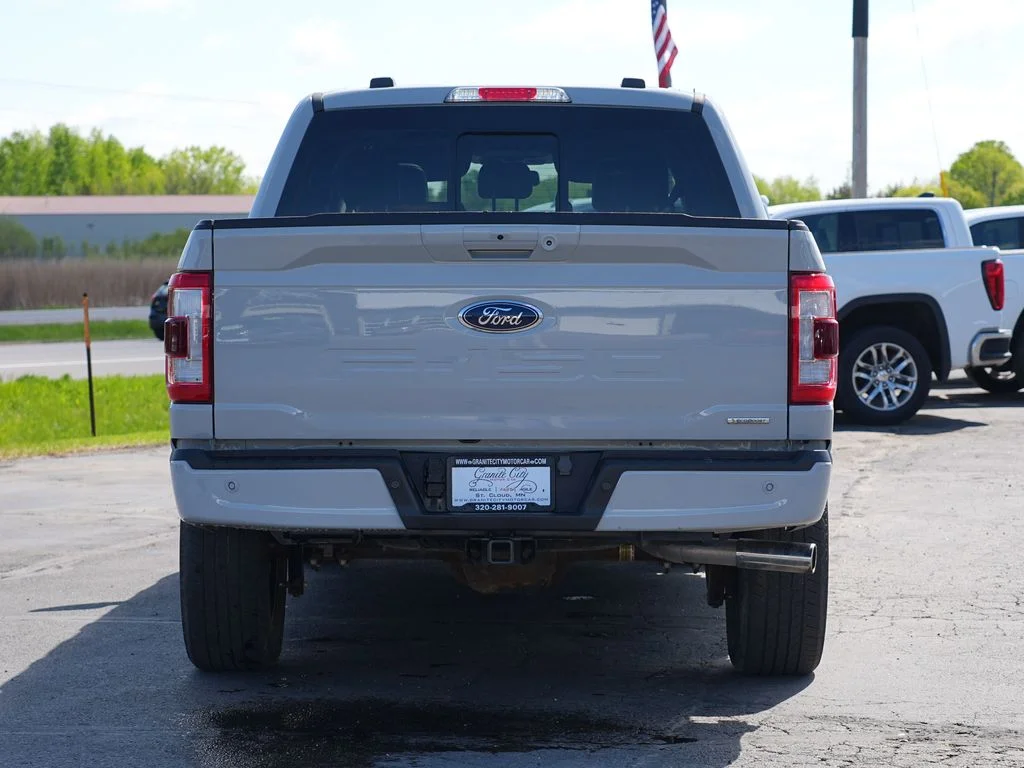 Used 2023  Ford Lariat image 4