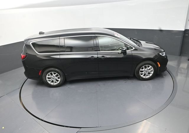 Used 2023 Black Chrysler Touring L image 18