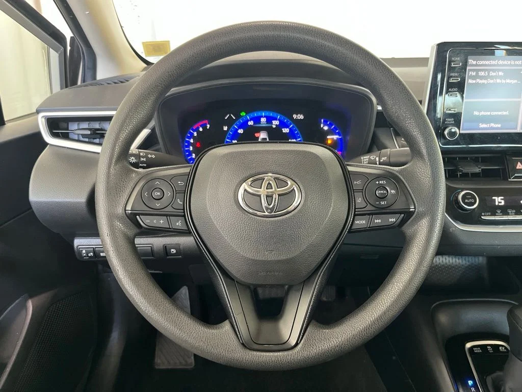 Used 2020 Silver Toyota LE image 5