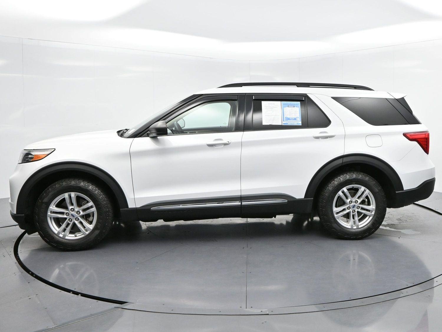 Used 2023 Oxford White Ford XLT image 4