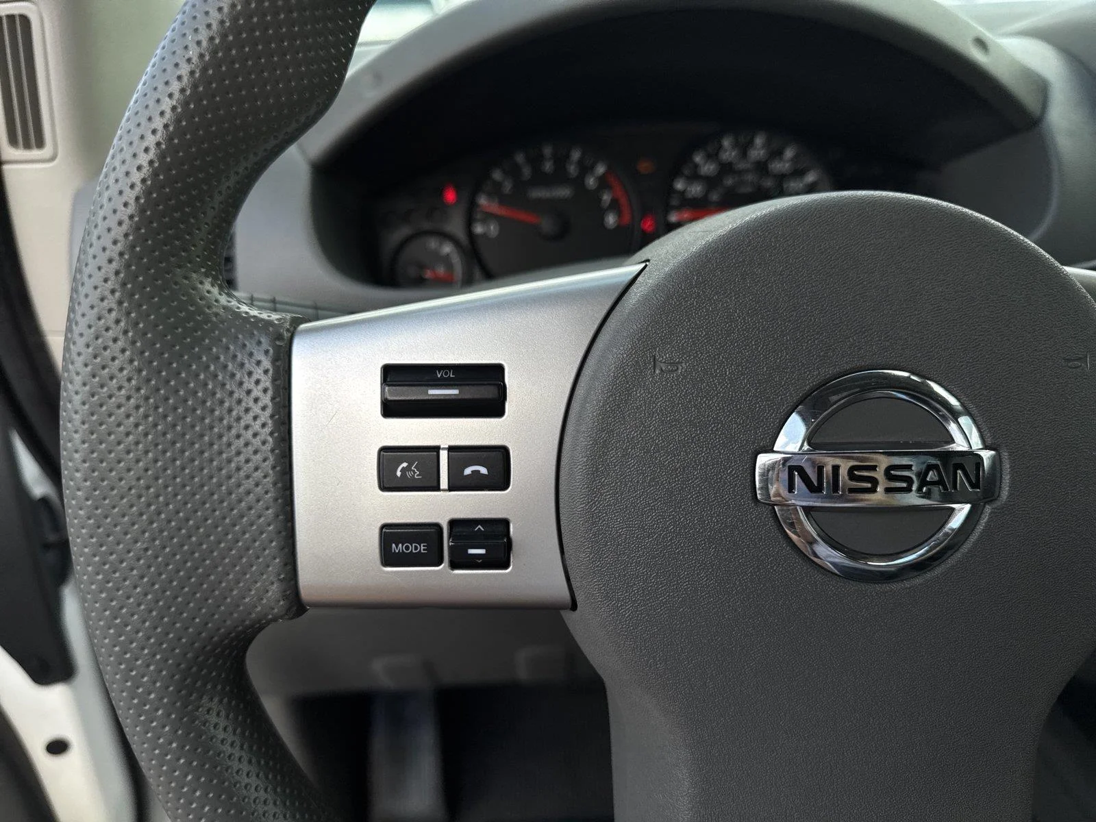 Used 2019 Glacier White Nissan S image 20
