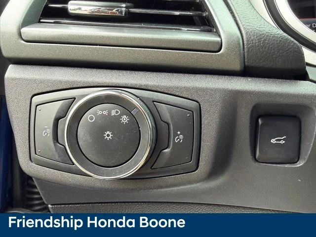 Used 2016 Blue Ford SE image 29