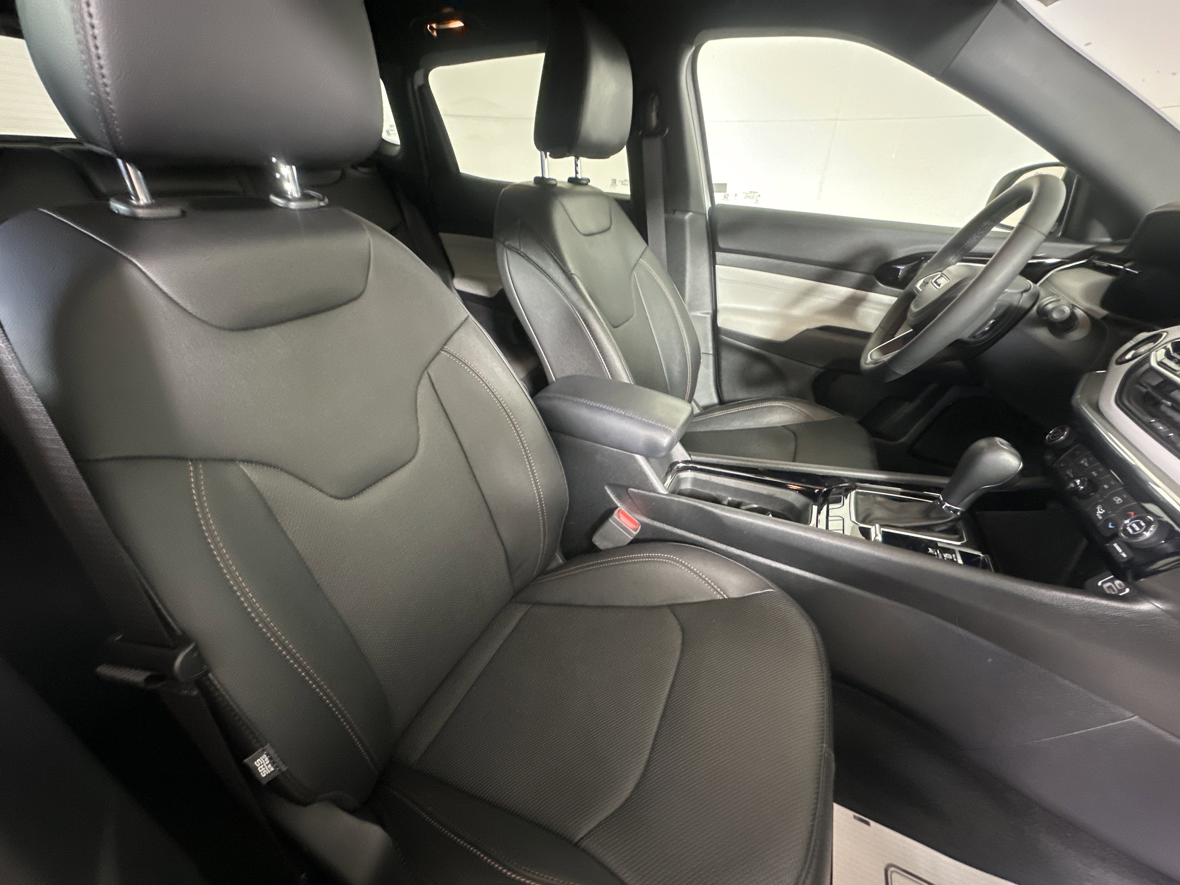 Certified Used 2024 Bright White Clearcoat Jeep Limited image 25