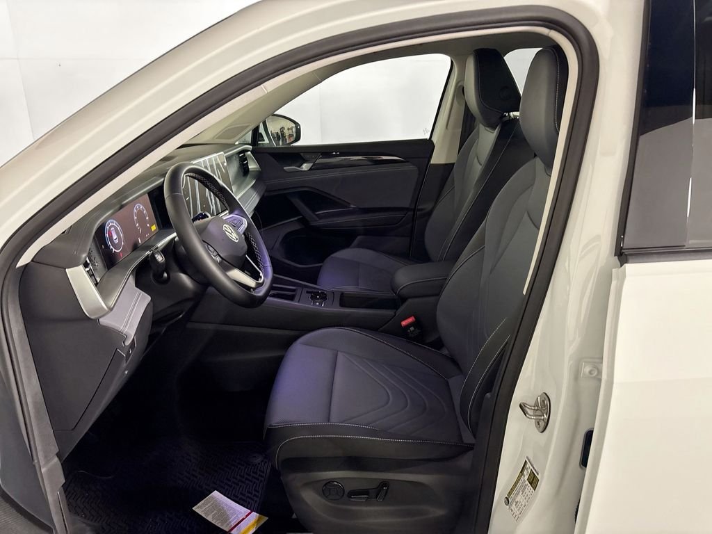 New 2026 Opal White Pearl Volkswagen SE image 11