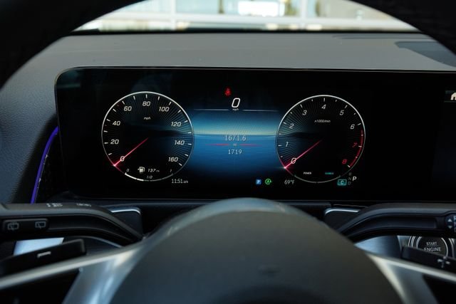 Certified Used 2025 White Mercedes-Benz GLB 250 image 18