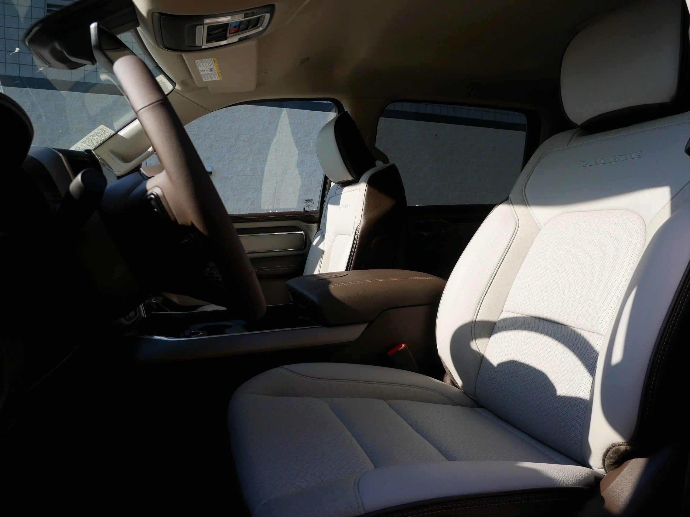 New 2026 Ivory White Tri-Coat Pearl-Coat Exterior Paint RAM Laramie image 9