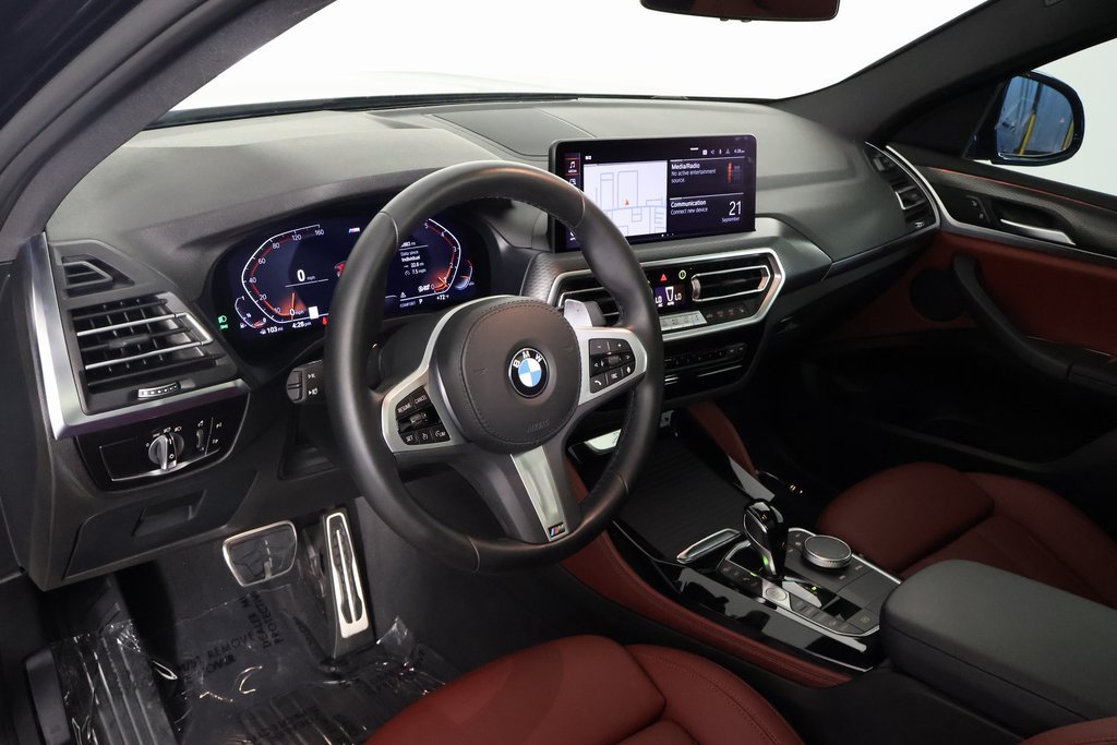 Used 2024 Black Sapphire Metallic BMW xDrive30i image 7