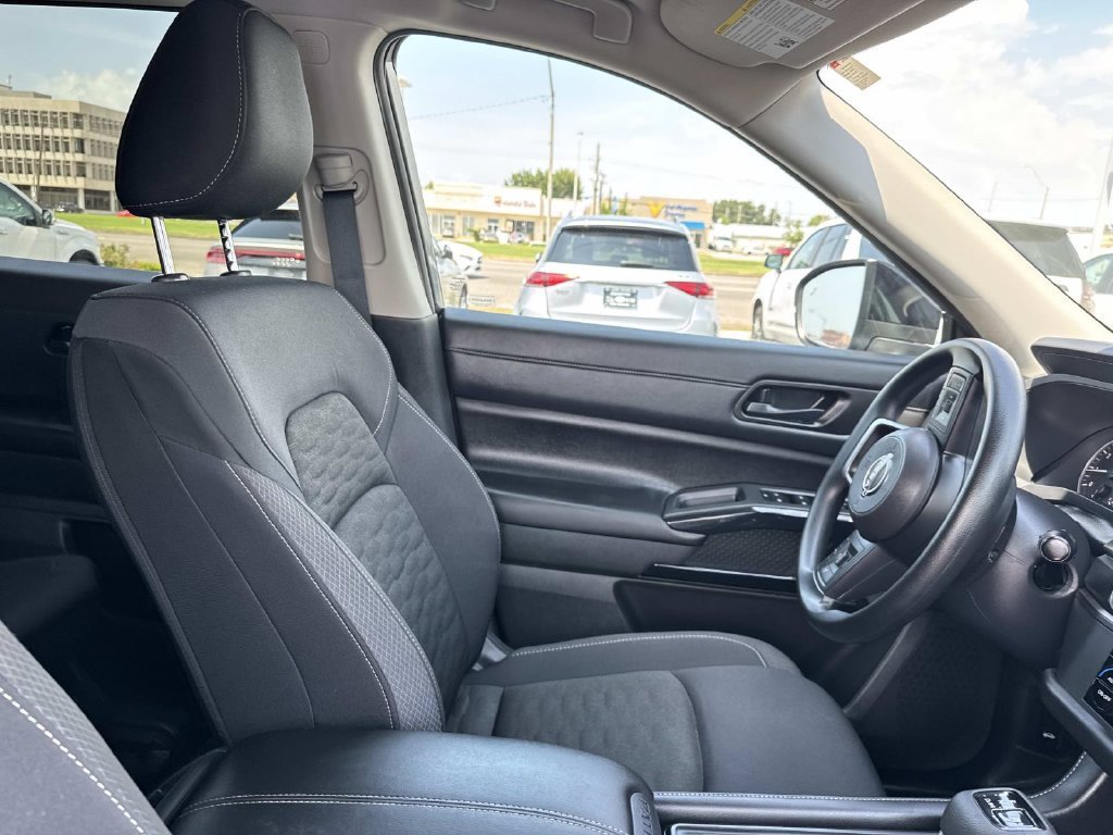 Used 2025 Gray Nissan S image 11