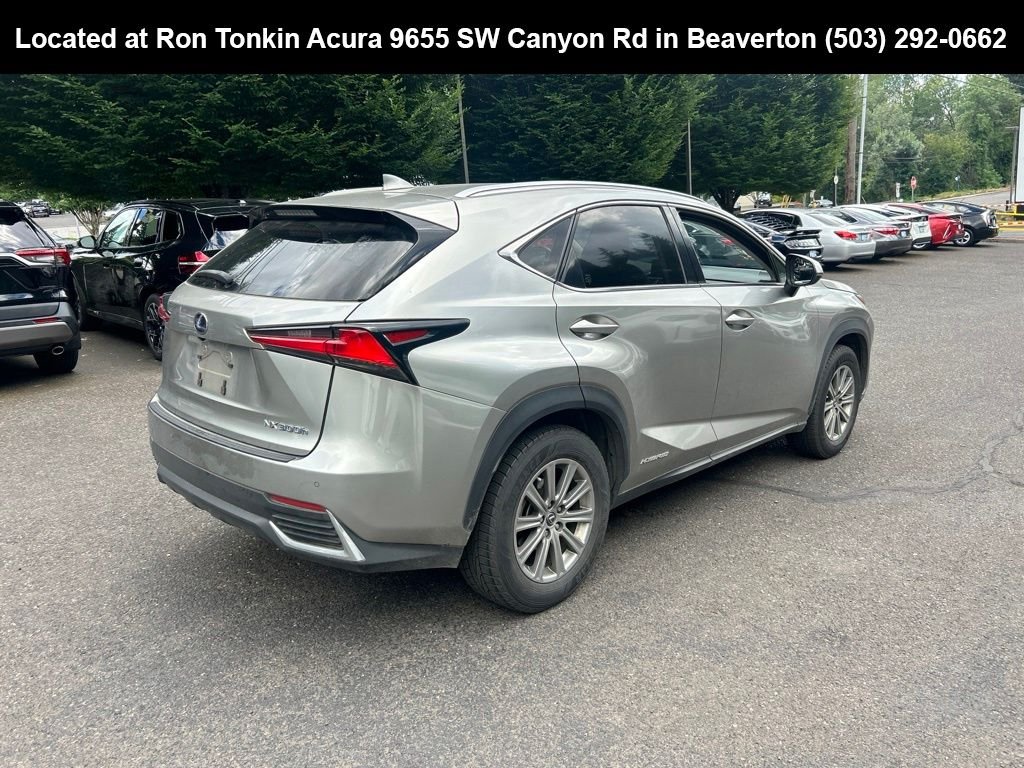 Used 2019 Atomic Silver Lexus 300h image 4