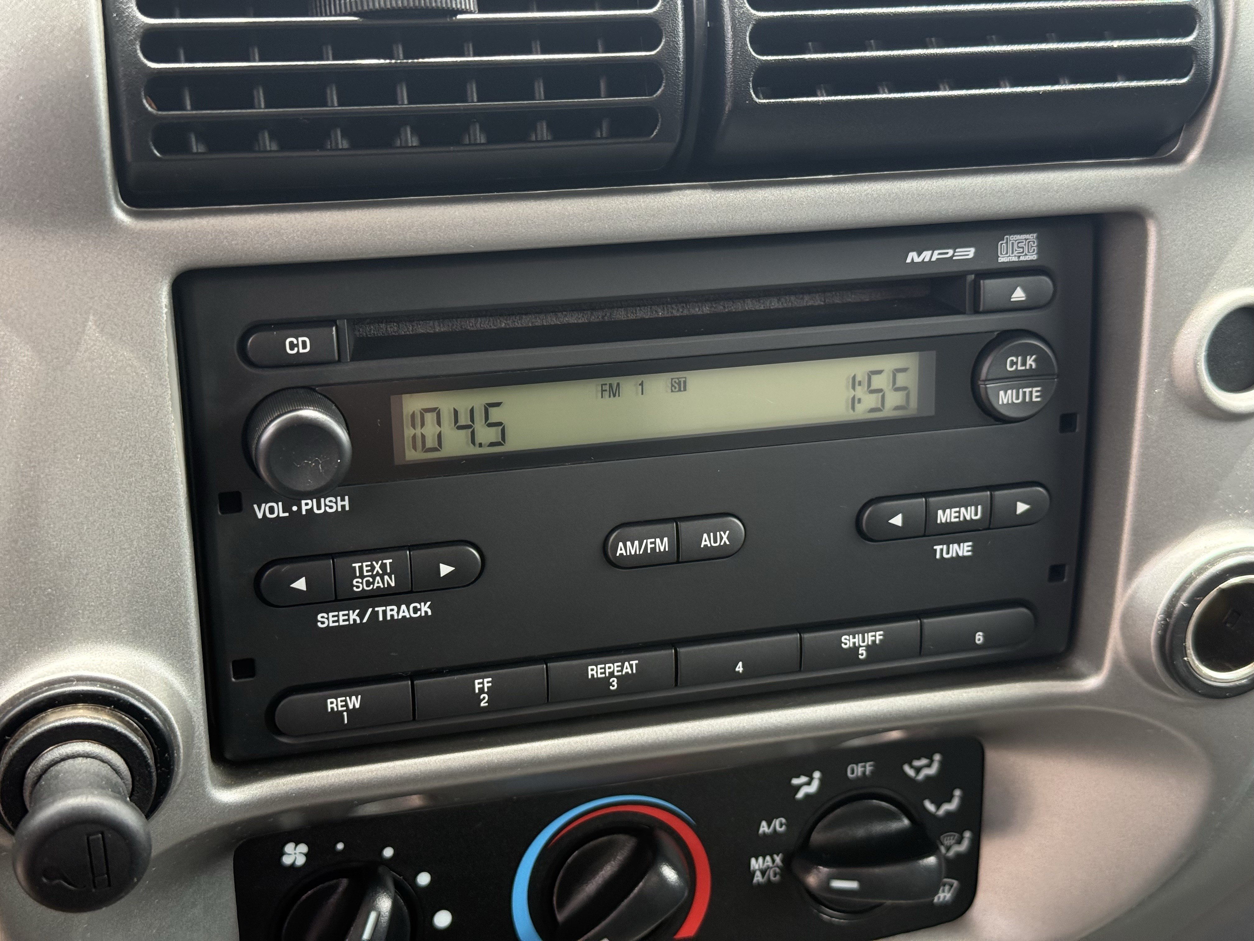 Used 2011 Dark Shadow Gray Metallic Ford XLT image 19