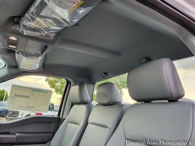 New 2025 Oxford White Ford F-550® XL image 42