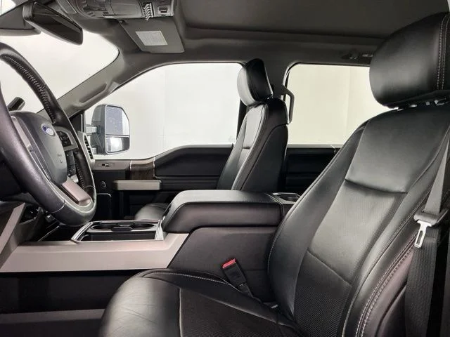 Used 2019 Agate Black Metallic Ford Lariat image 15