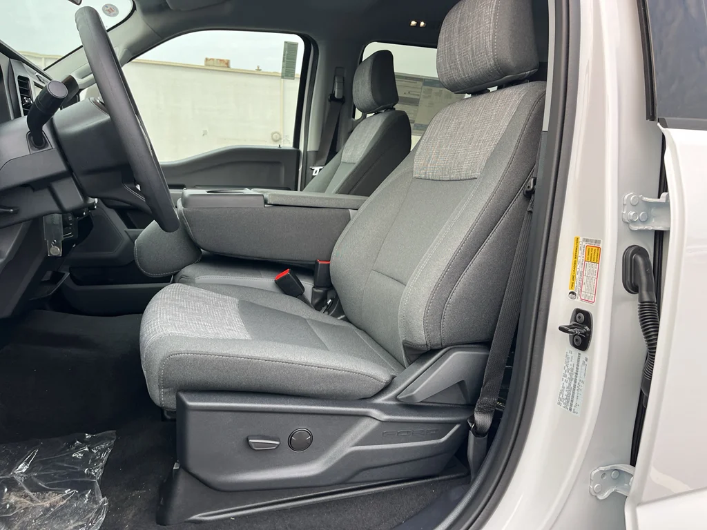 New 2026 Oxford White Ford F-250® XLT image 13