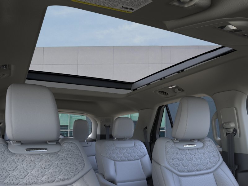 New 2026 Star White Metallic Tri-Coat Ford Platinum™ image 22