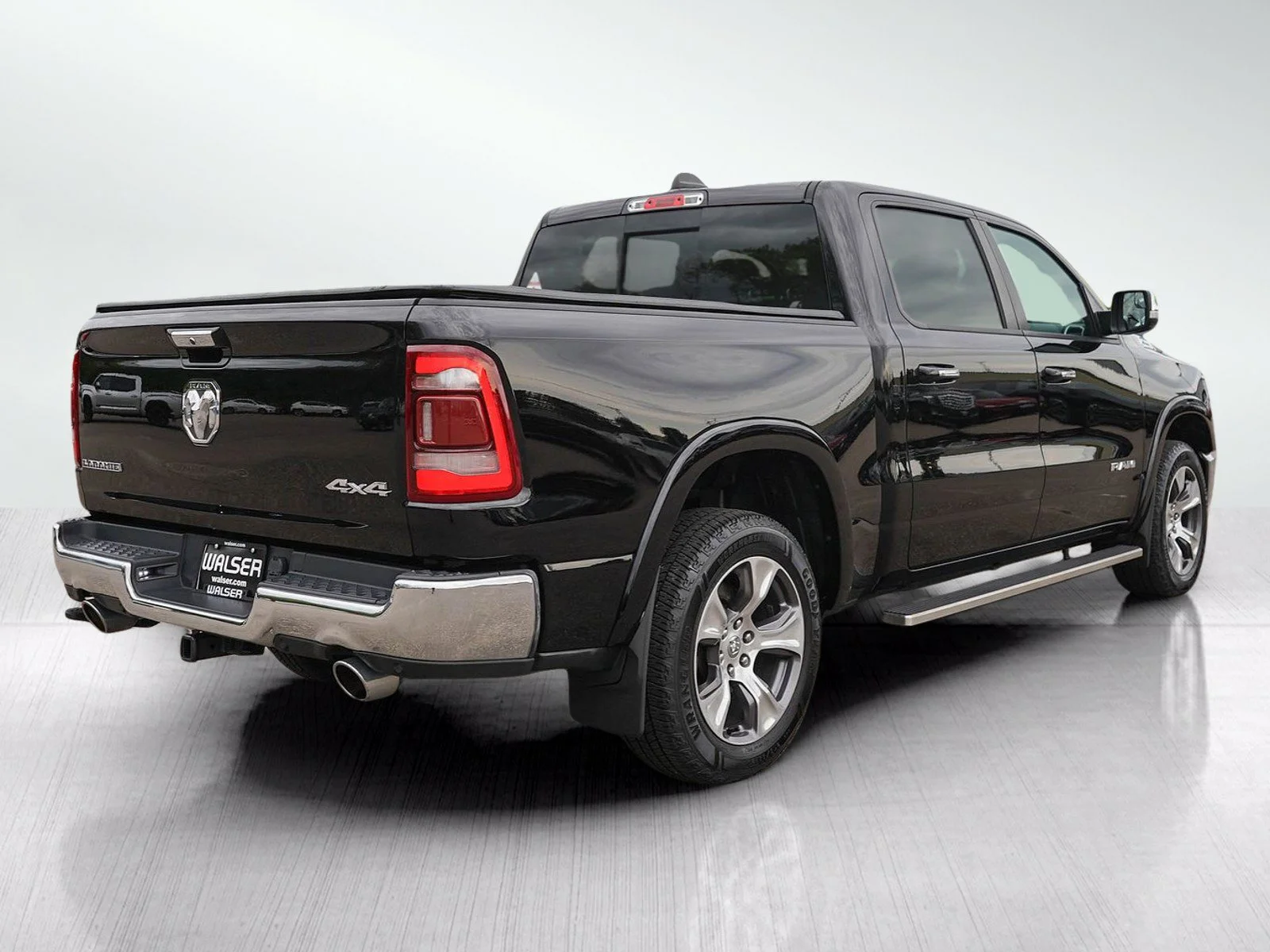 Used 2021 Diamond Black Crystal Pearlcoat Ram Laramie 4x4 V8 Crew Cab 5