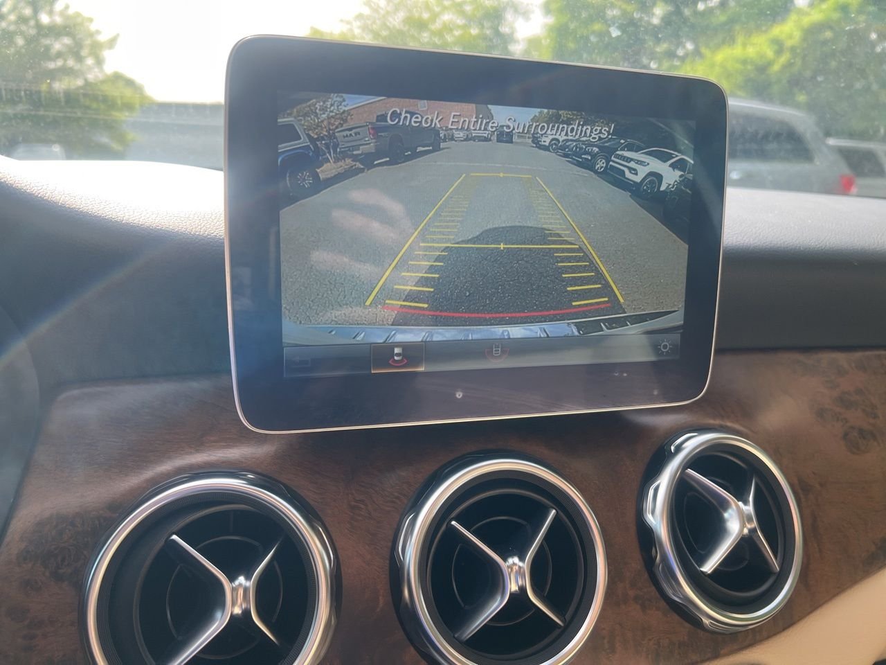 Used 2018  Mercedes-Benz GLA 250 image 30