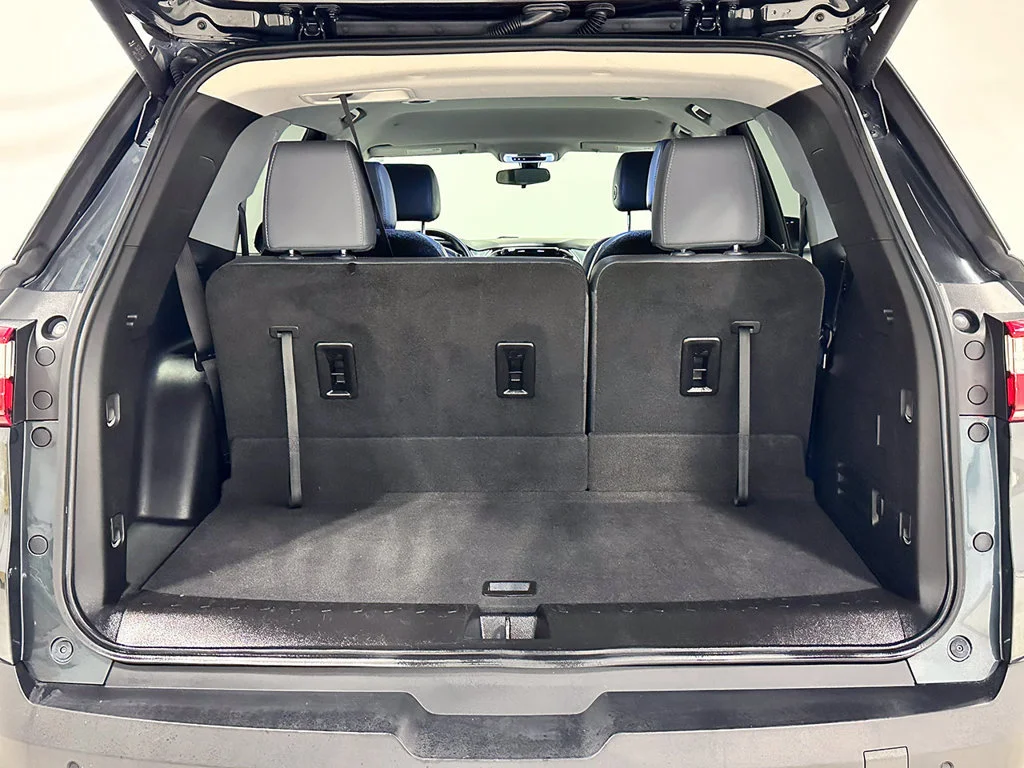 Used 2020 GRAPHITE METALLIC Chevrolet LT Leather image 5
